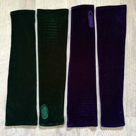 Accessories - 2 pair velvet elbow-length fingerless gloves 🦚
